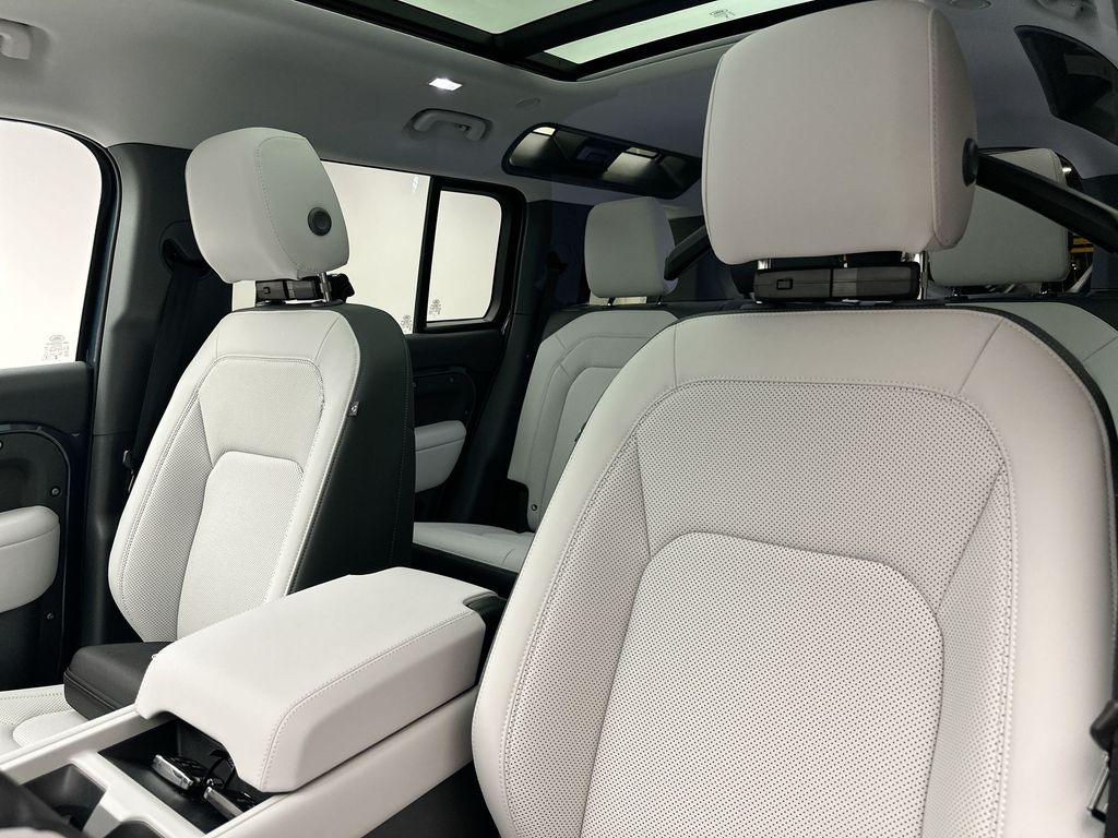 Thumbnail: 2026 Land Rover Defender - 10