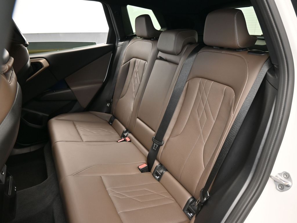 Used 2025 Mineral White Metallic BMW 30 xDrive image 38