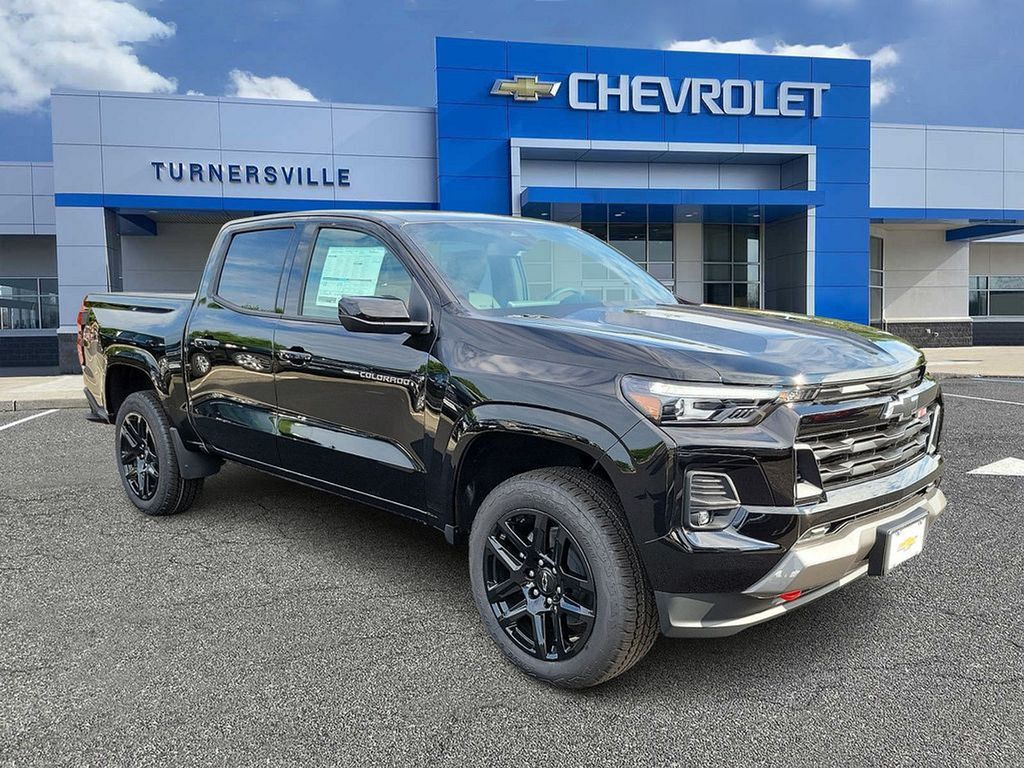 2024 Chevrolet Colorado Z71 2