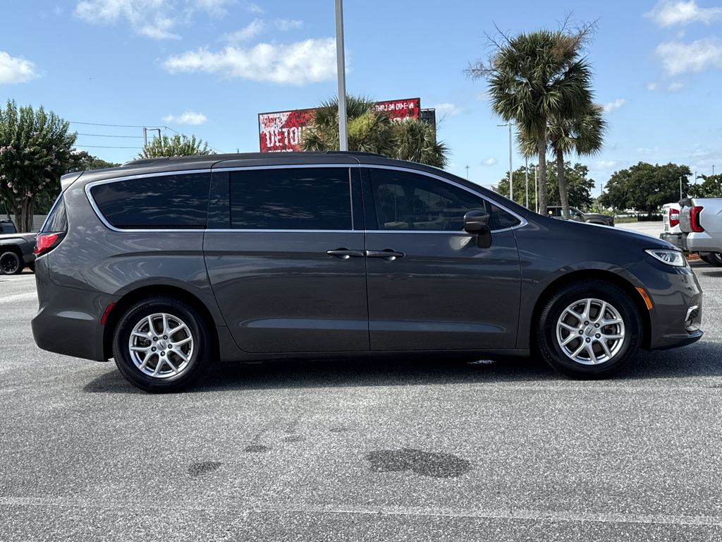 Used 2022 Chrysler Pacifica Van
