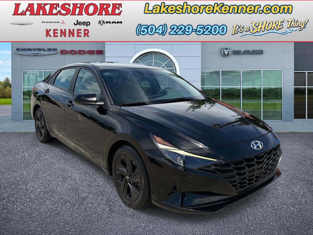 Onyx Black 2023 Hyundai Elantra Sedan Front-Wheel Drive Continuously Variable Transmission