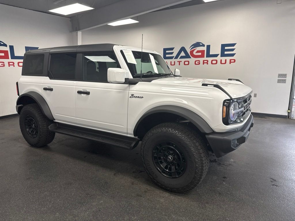 Oxford White 2026 Ford Bronco SUV / Crossover Four-Wheel Drive Automatic