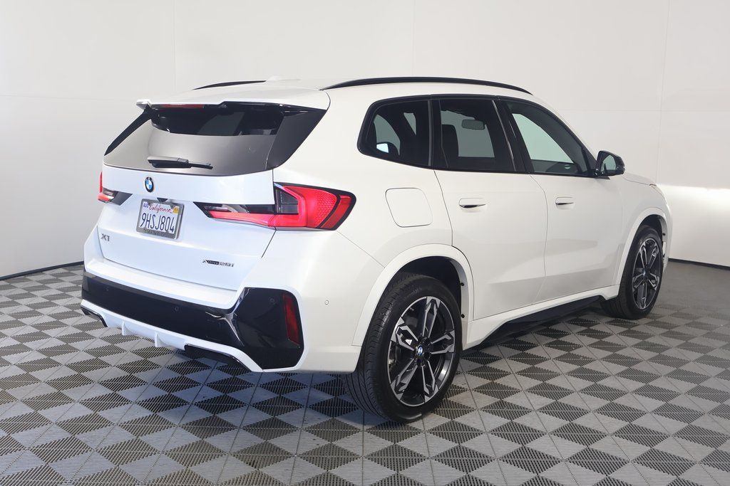 Thumbnail: 2023 BMW X1 - 4