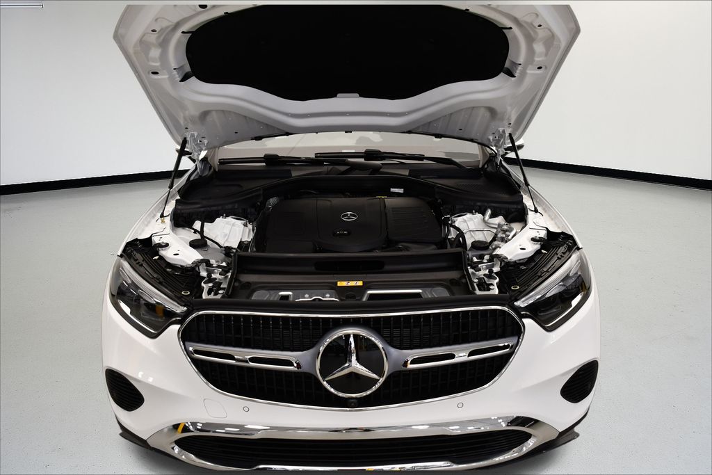 Thumbnail: 2025 Mercedes-Benz GLC - 12