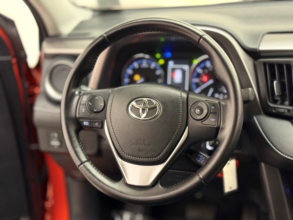 Thumbnail: 2016 Toyota RAV4 - 32