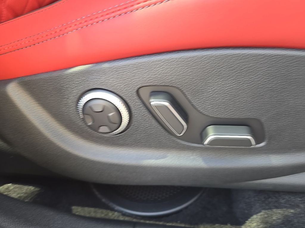 Thumbnail: 2026 Genesis GV70 - 23