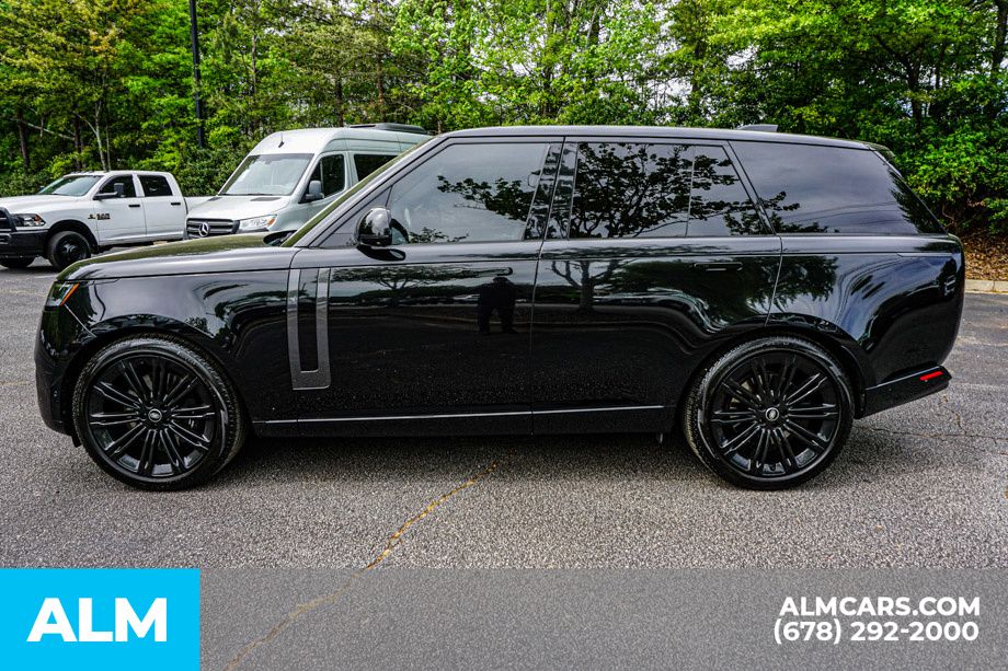 Used 2023 Silver Land Rover SE image 6