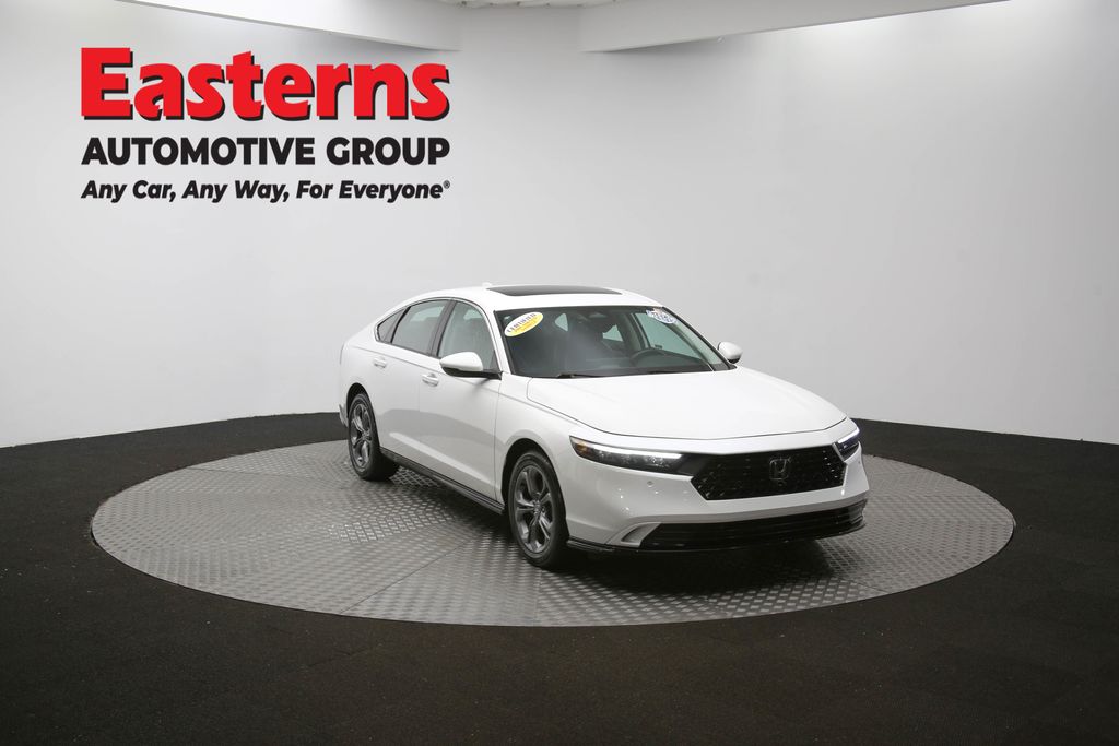 Used 2023 White Honda EX-L image 47