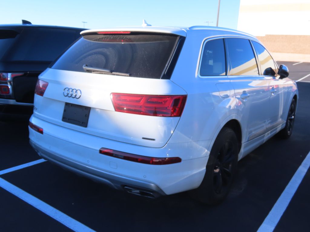 Thumbnail: 2019 Audi Q7 - 3