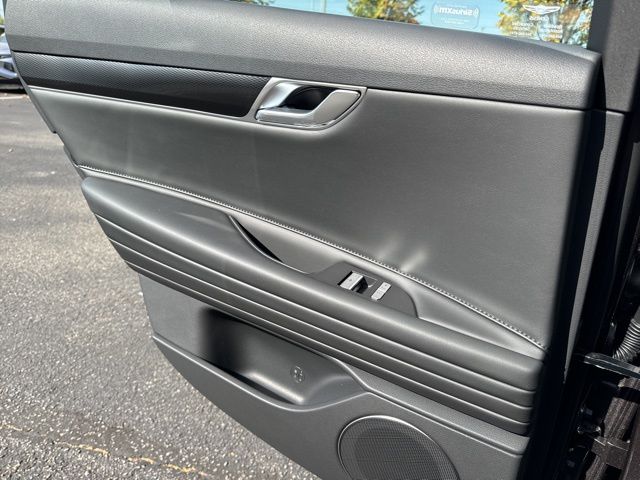 Thumbnail: 2025 Genesis G80 - 26