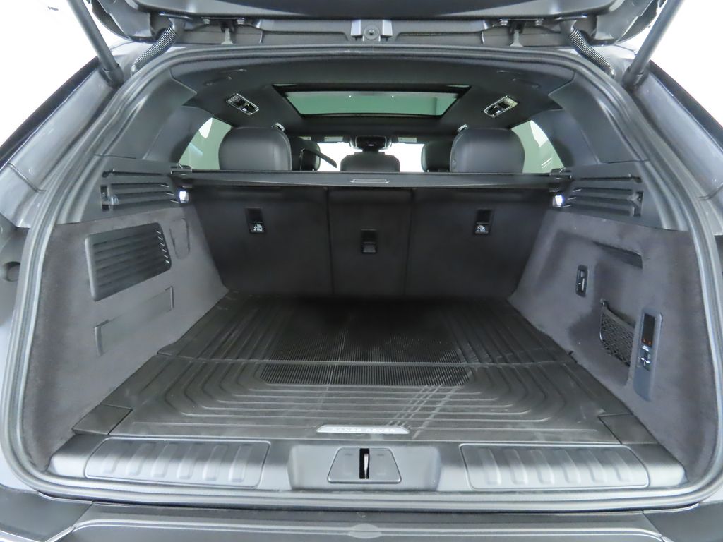 2025 Land Rover Range Rover Sport SE 30