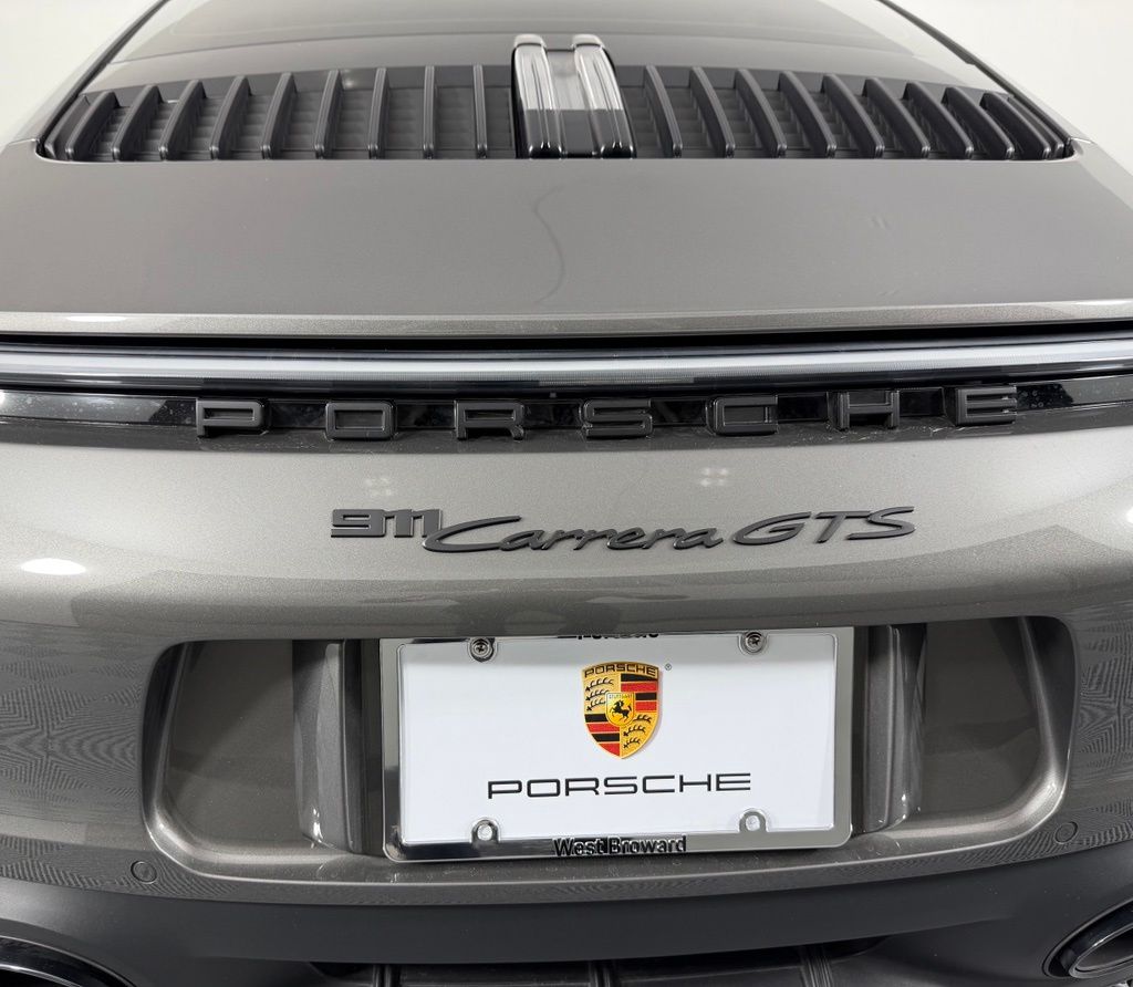 Thumbnail: 2024 Porsche 911 - 14