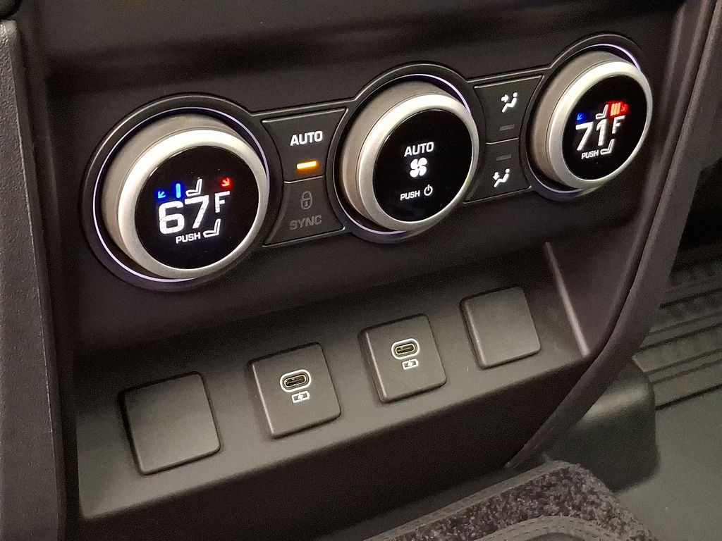 2025 Land Rover Defender 130 7