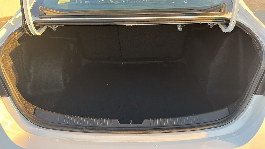 2020 Chevrolet Malibu LT White at Emmons Autoplex