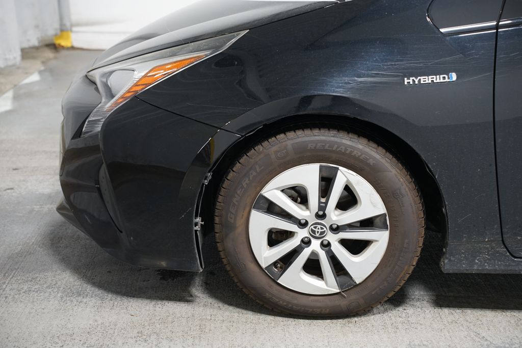 Thumbnail: 2016 Toyota Prius - 5