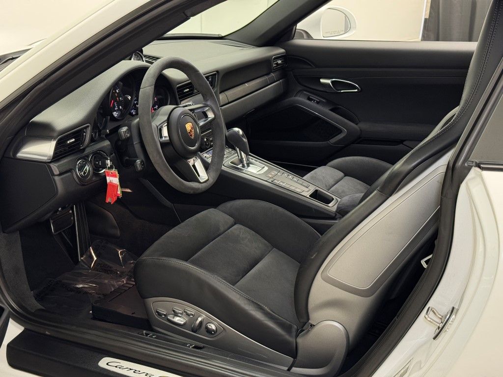 Thumbnail: 2019 Porsche 911 - 26