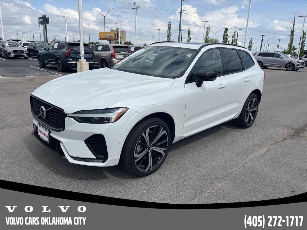 Crystal White Metallic 2023 Volvo XC60 B6 Ultimate Dark Theme AWD SUV / Crossover All-Wheel Drive Automatic