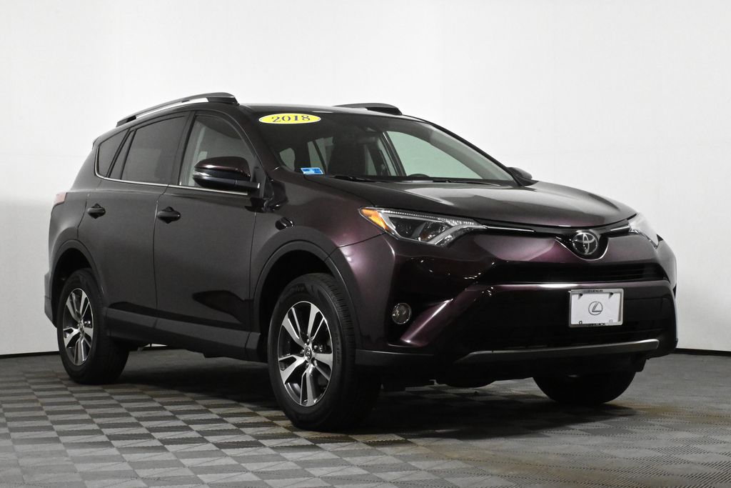 2018 Toyota RAV4 XLE 10