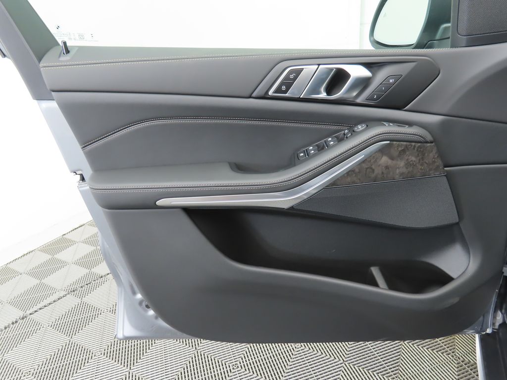Thumbnail: 2026 BMW X5 - 25
