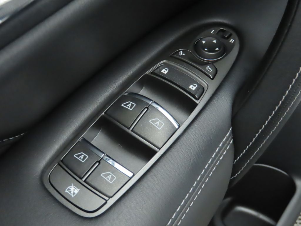 2023 INFINITI QX80 Sensory 25