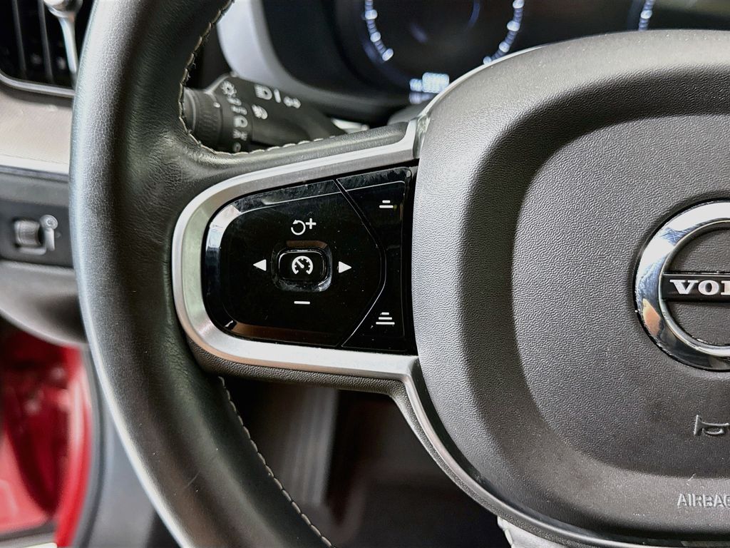 Thumbnail: 2021 Volvo XC60 - 11