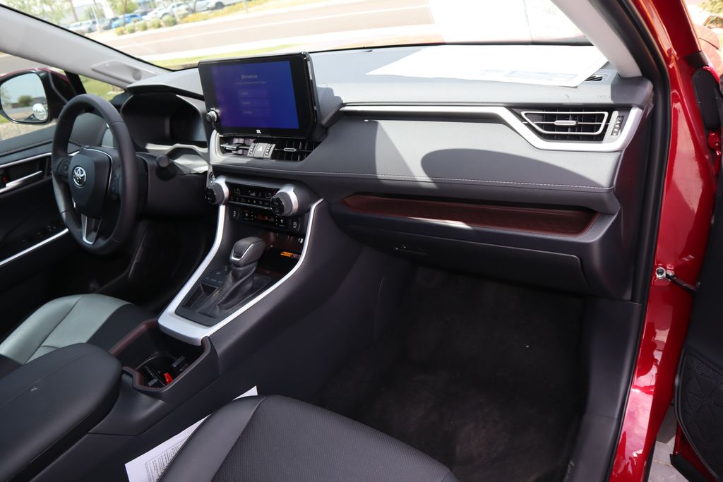 2025 Toyota RAV4 Limited 17