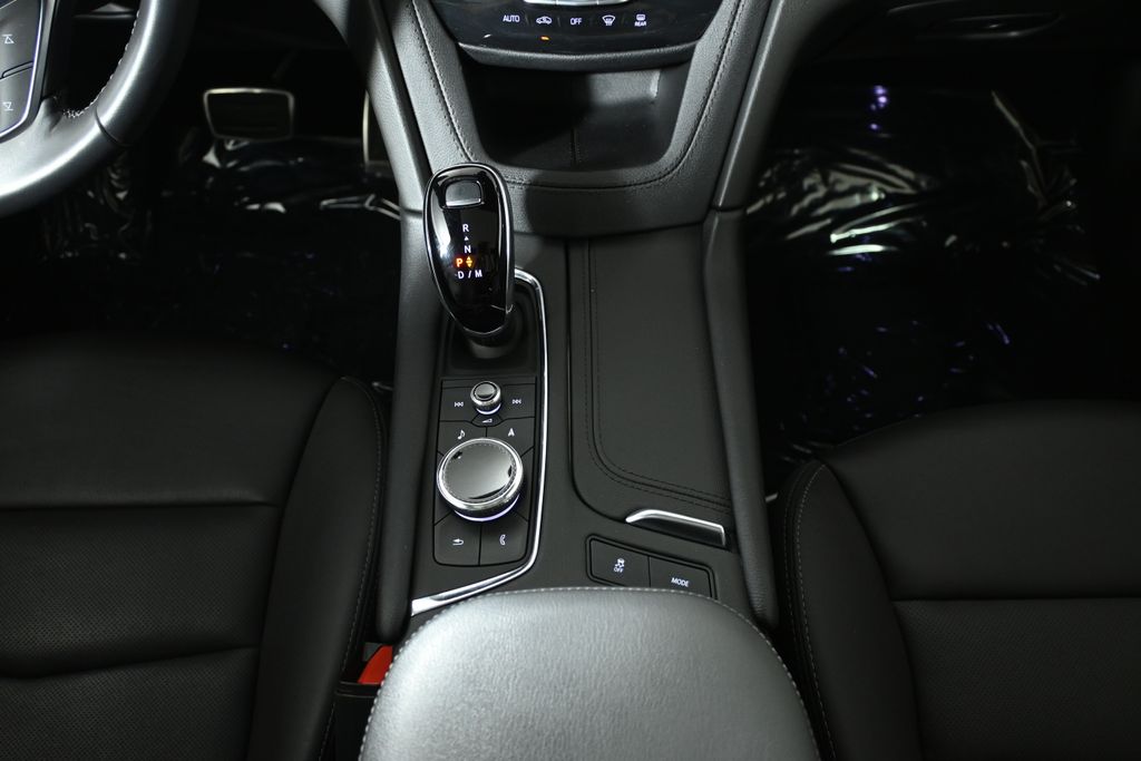 Thumbnail: 2024 Cadillac XT5 - 24