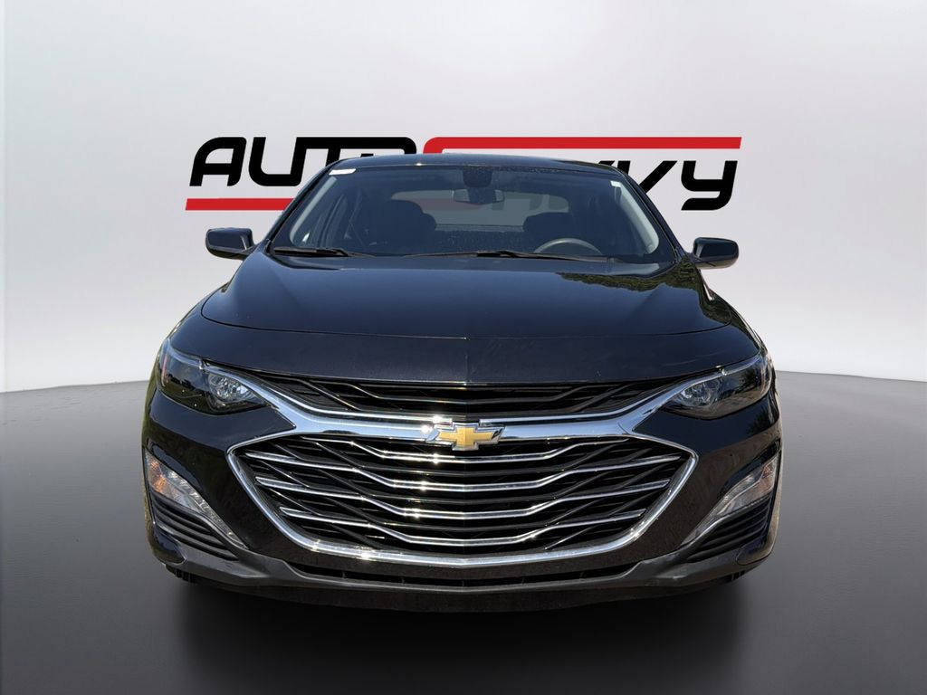 Used 2022 Gray Chevrolet LT image 2