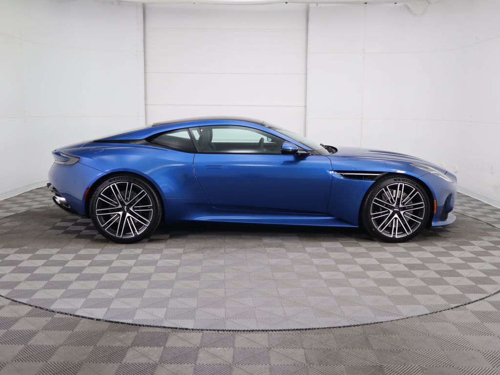 2025 Aston Martin DB12  4