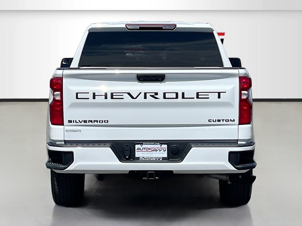 Used 2025 White Chevrolet Custom image 6