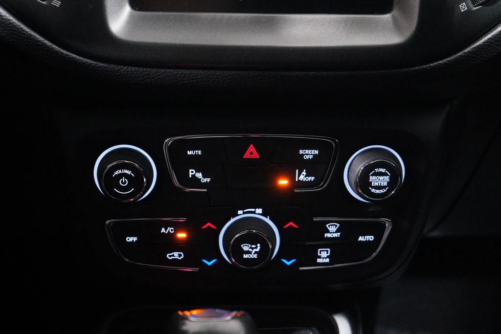 Thumbnail: 2021 Jeep Compass - 12