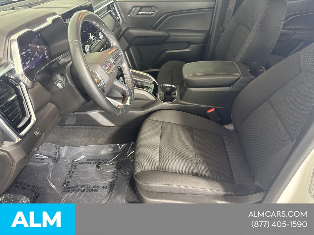 Used 2024 White GMC Elevation image 11