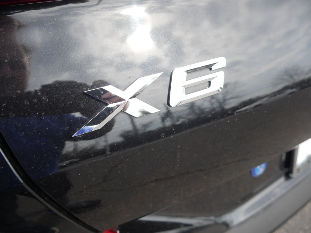 Thumbnail: 2023 BMW X6 - 9