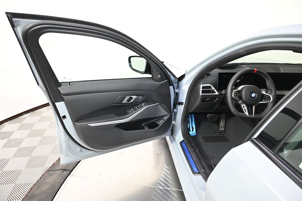 Thumbnail: 2025 BMW 3 Series - 21