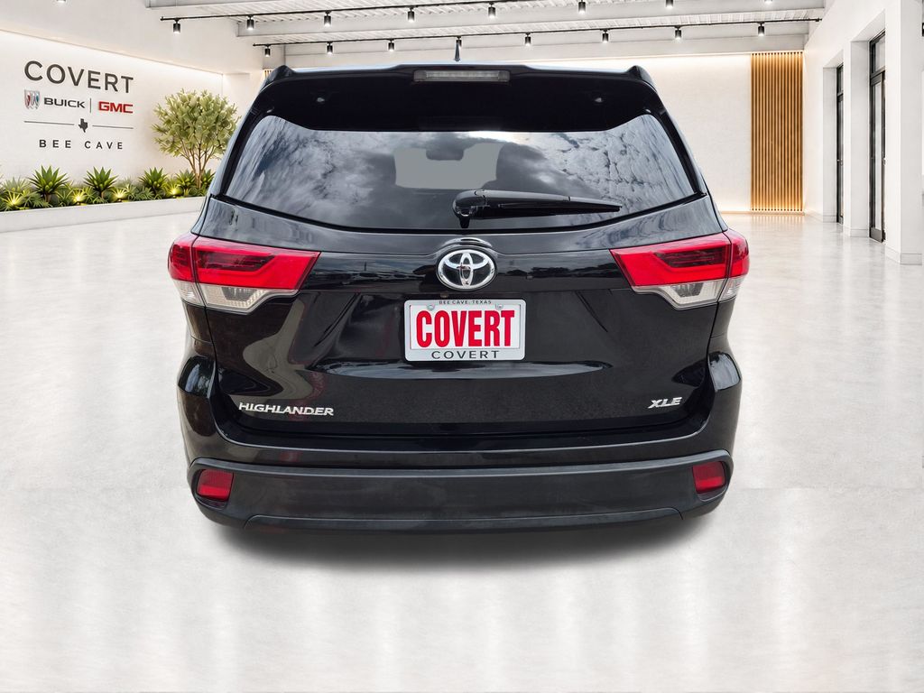 Used Car 2017 Toyota Highlander  Xle For Sale Under $20,000 In Austin, Texas