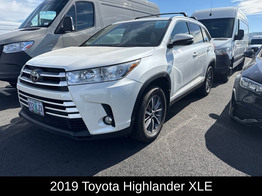 White (Blizzard Pearl) 2019 Toyota Highlander SUV / Crossover All-Wheel Drive 8-Speed Automatic