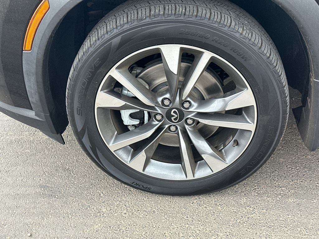 Used 2023 Black INFINITI LUXE image 11