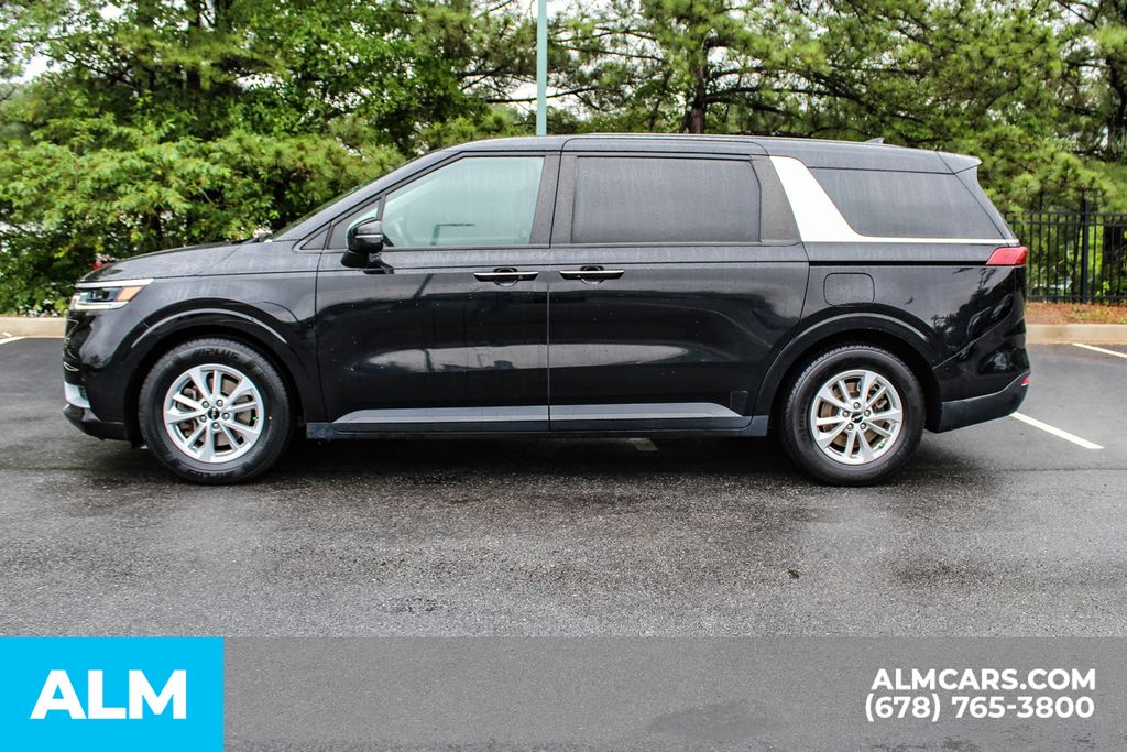 Used 2022 Black Kia LXS image 7