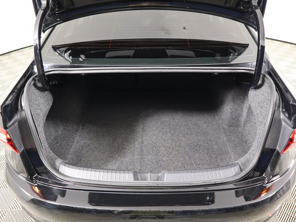 Thumbnail: 2019 Volkswagen Jetta - 28