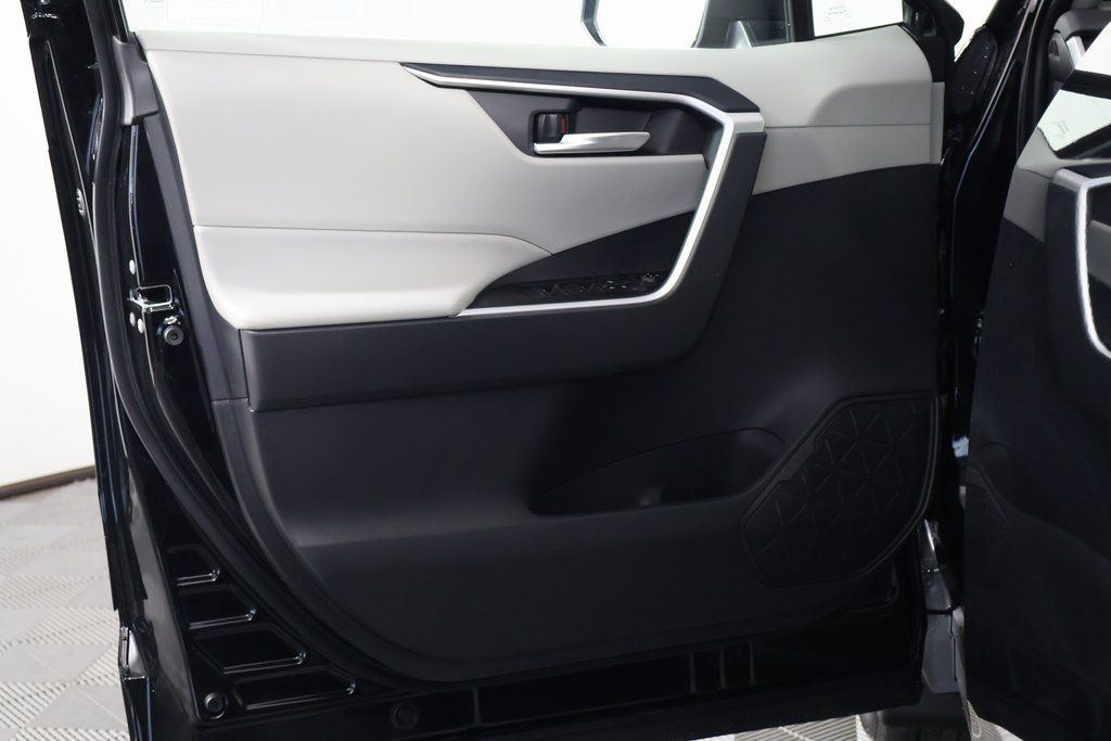 Thumbnail: 2025 Toyota RAV4 - 7