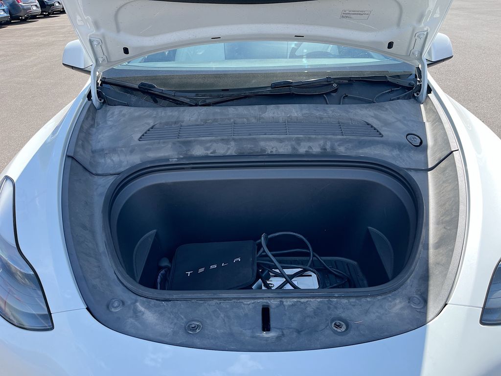 Used 2024 White Tesla Standard Range image 31