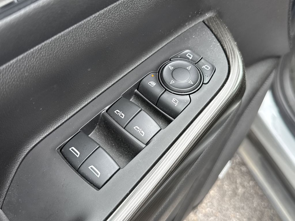 2023 GMC Acadia SLT Silver at AutoSavvy Houston Southwest