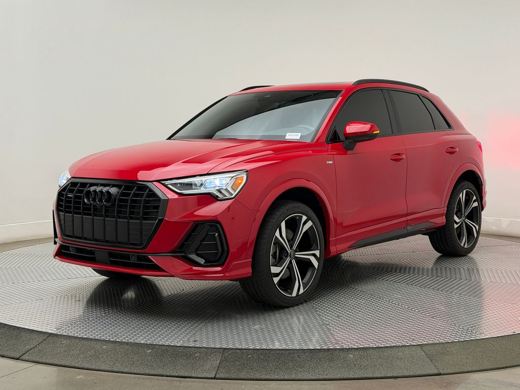 Thumbnail: 2023 Audi Q3 - 4