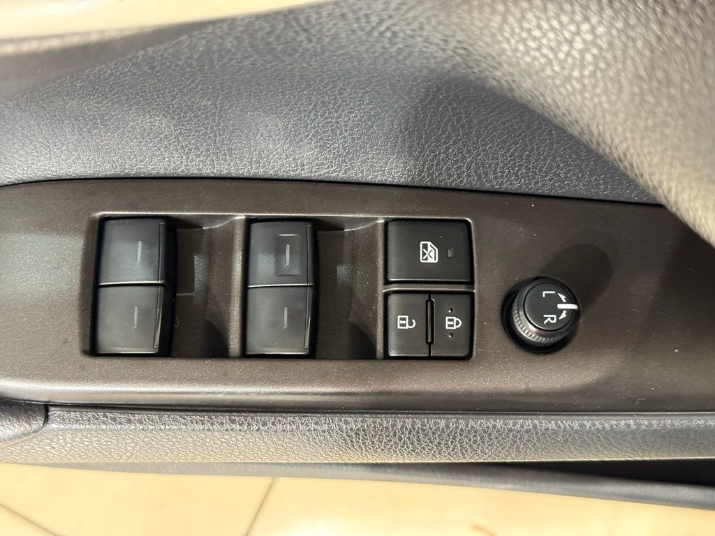 2023 Toyota Camry SE 15