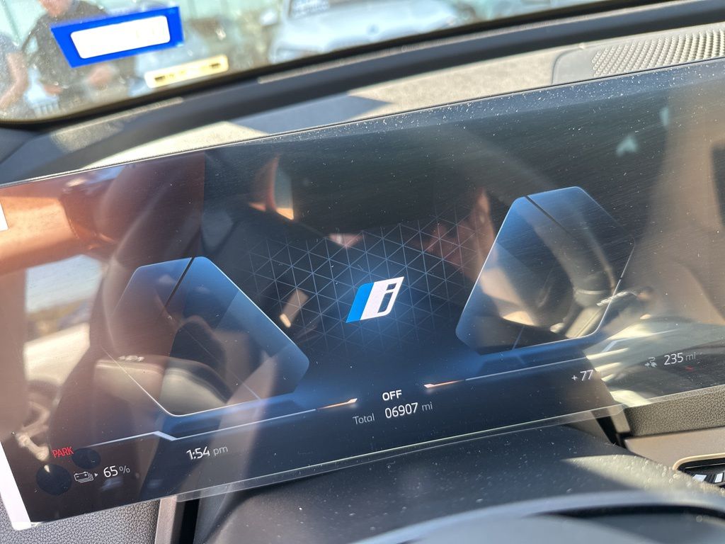 Thumbnail: 2024 BMW iX - 9