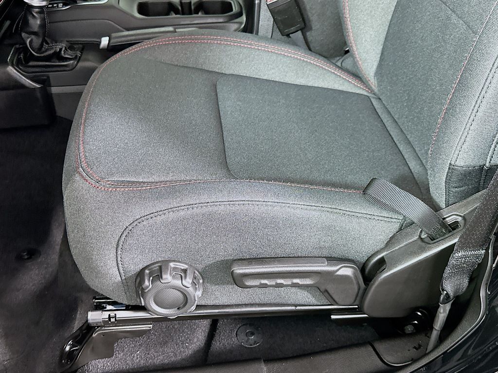 Thumbnail: 2025 Jeep Wrangler - 19