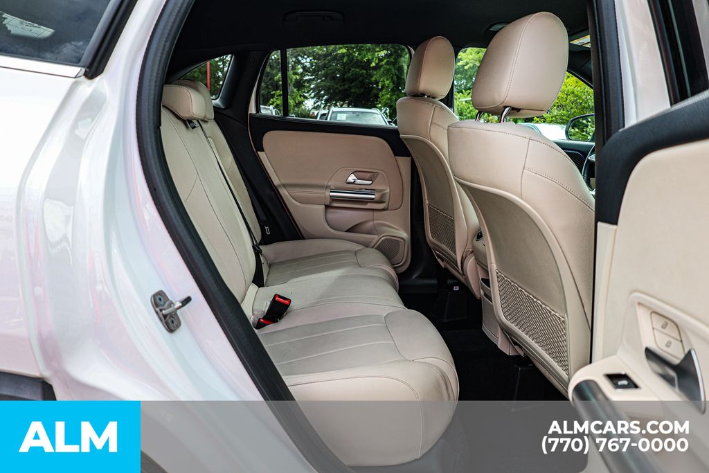 Used 2025 White Mercedes-Benz GLA 250 image 22