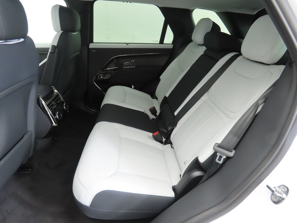 Thumbnail: 2025 Land Rover Range Rover Sport - 21