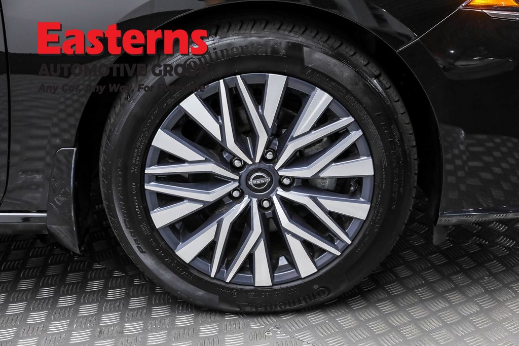 Used 2023 Black Nissan 2.5 SV image 29