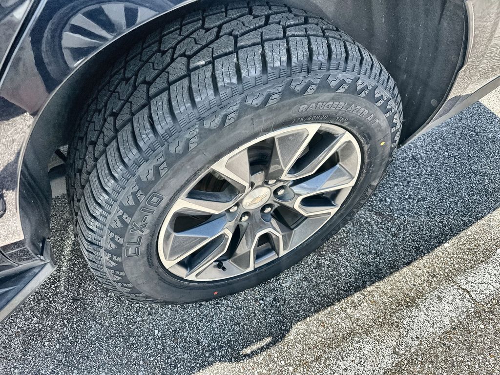 View vehicle photo 5